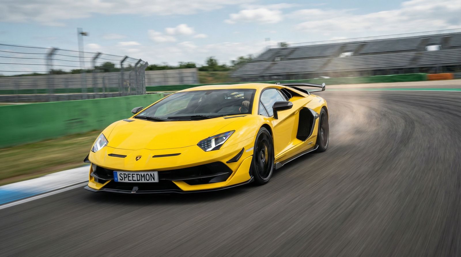 鉴黄师视频 - 超级跑车赛道视频